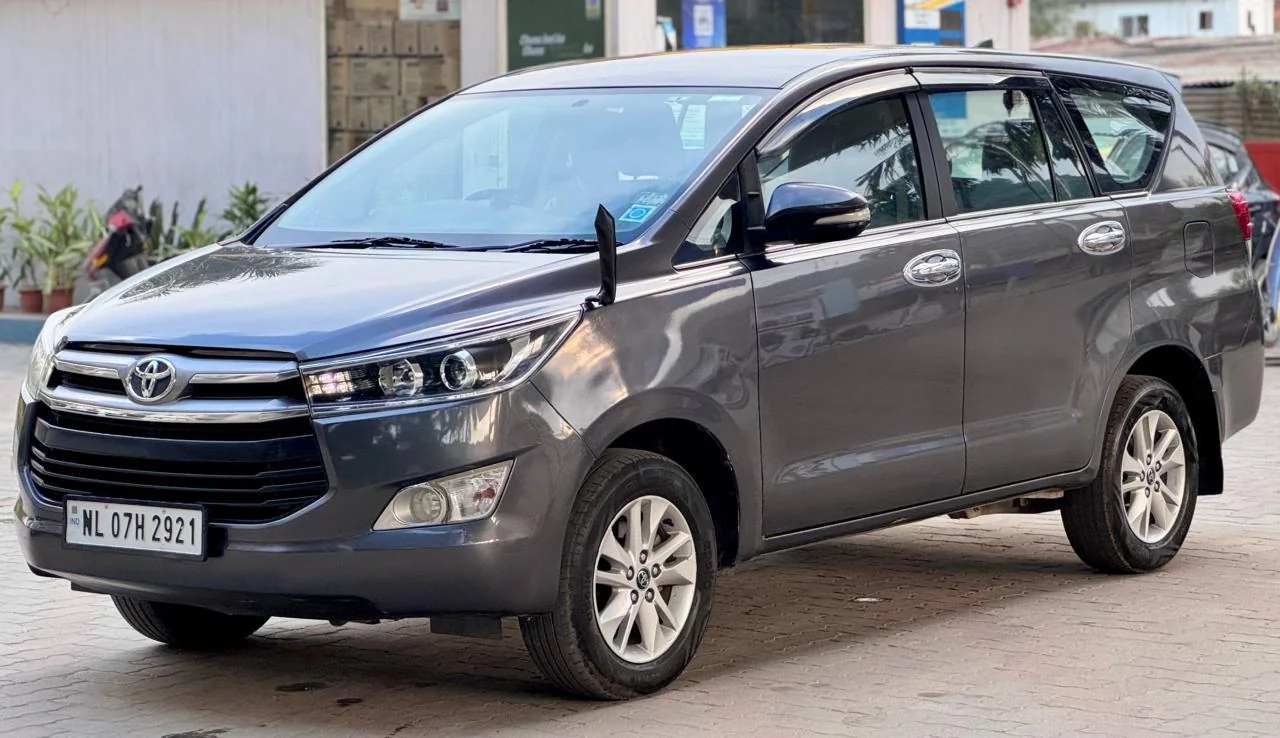 Toyota Innova Crysta - Thumbnail 8